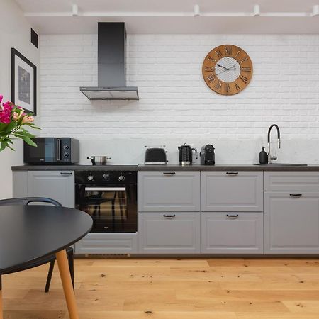 Apartment Bialobrzeska Warsaw Ochota By Renters Εξωτερικό φωτογραφία